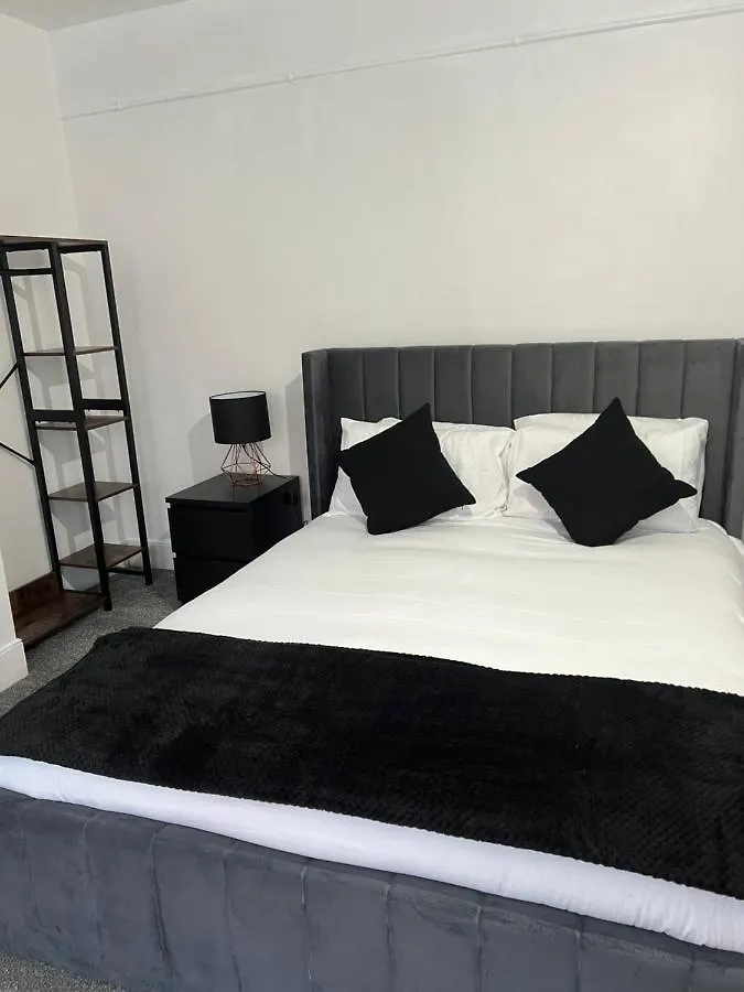 Modern 2 Bed Flat Southampton- Close To Central Station & Shops United Kingdom