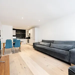 Luxury By Ocean Village Marina Apartment